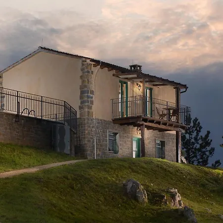 Gorgeous In With Swimming Pool Casa vacanze Trviz